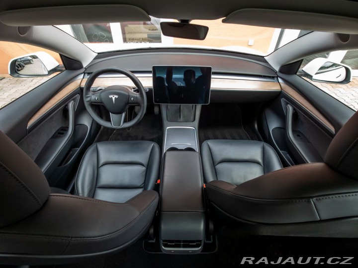 Tesla Model 3 Standard Range Plus 239 k 2021