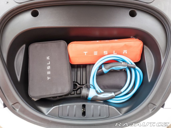 Tesla Model 3 Standard Range Plus 239 k 2021