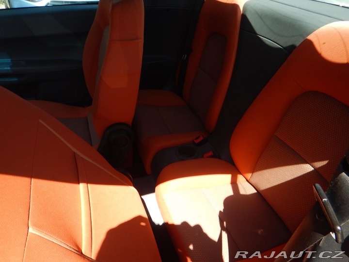 Mitsubishi Colt 1.5 i 80kw střecha nejde 2006