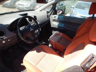 Mitsubishi Colt 1.5 i 80kw střecha nejde 2006