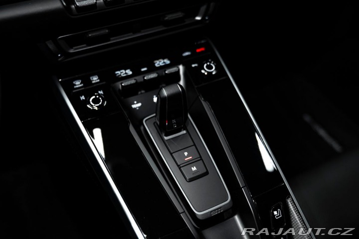 Porsche 911 Turbo S 2024