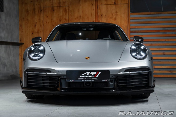 Porsche 911 Turbo S 2024