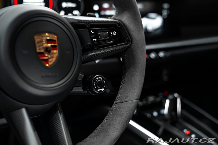 Porsche 911 Turbo S 2024