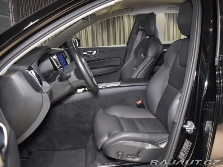 Volvo XC60 2,0 B4 AWD PLUS tažné,Bez 2023
