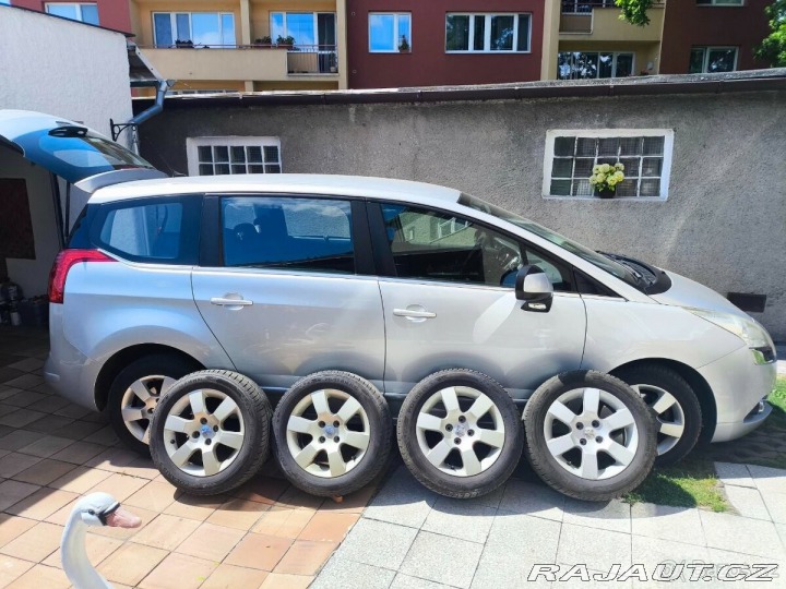 Peugeot 5008 1,6   r. výr 2010,nafta - 2010