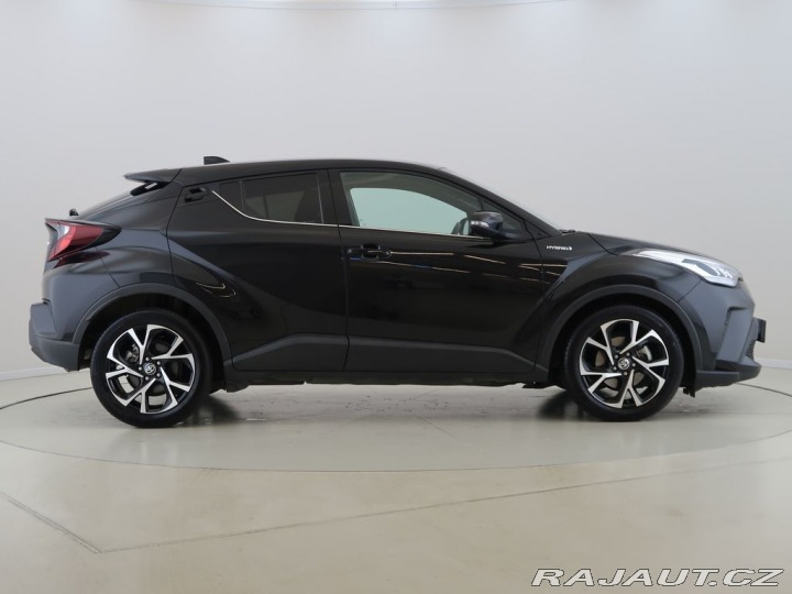 Toyota C-HR 1.8Hybrid,CZ,1Maj,Style 2021