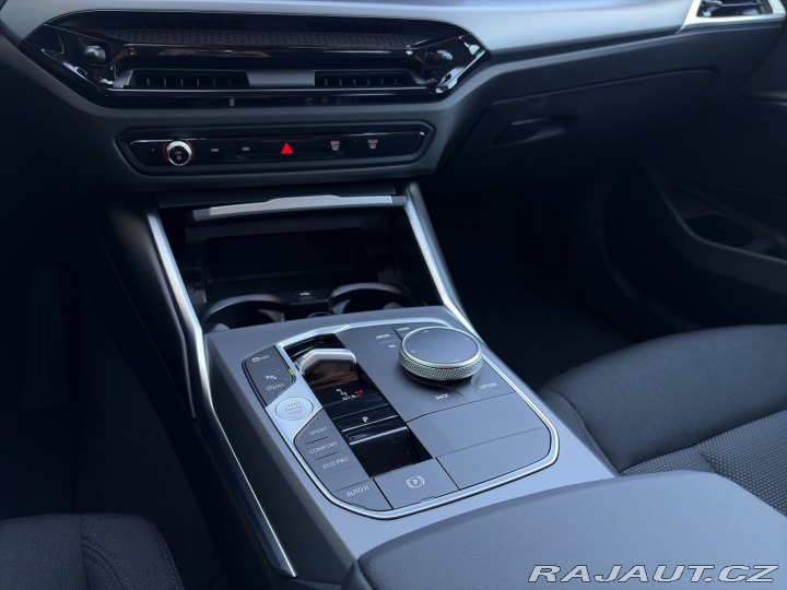 BMW 3 318i 2025