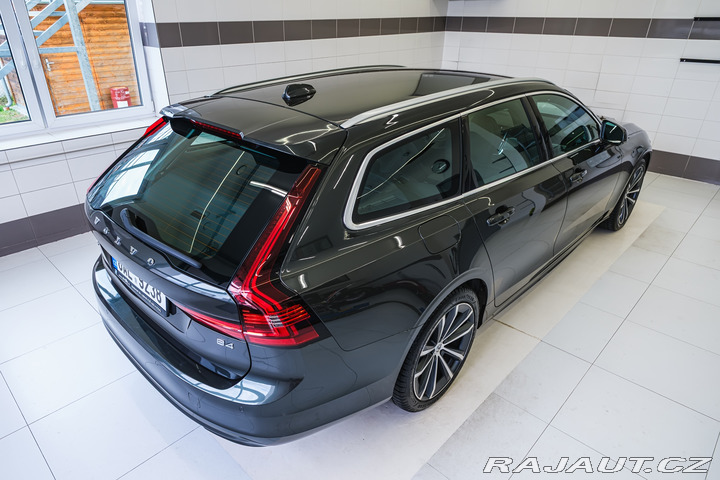 Volvo V90 B4 145kW AT Momentum Pro 2021