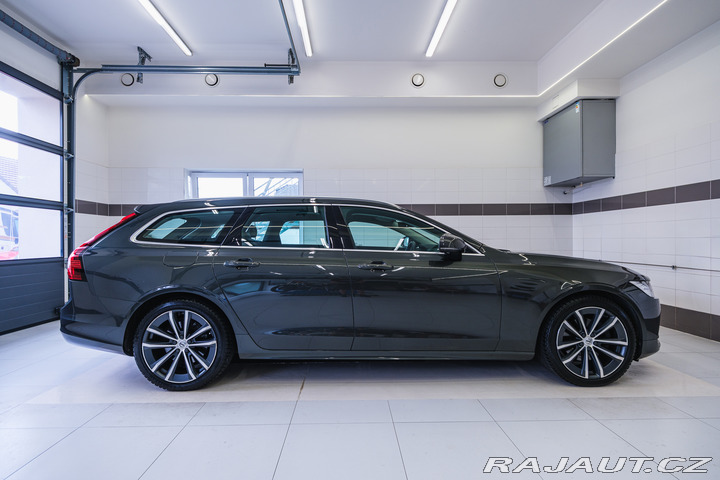 Volvo V90 B4 145kW AT Momentum Pro 2021