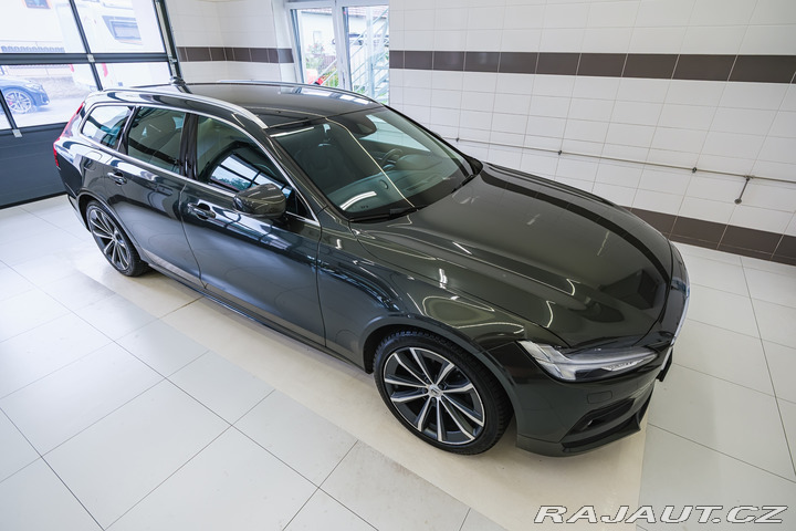 Volvo V90 B4 145kW AT Momentum Pro 2021