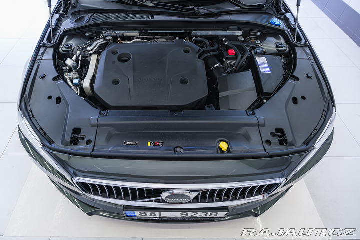 Volvo V90 B4 145kW AT Momentum Pro 2021
