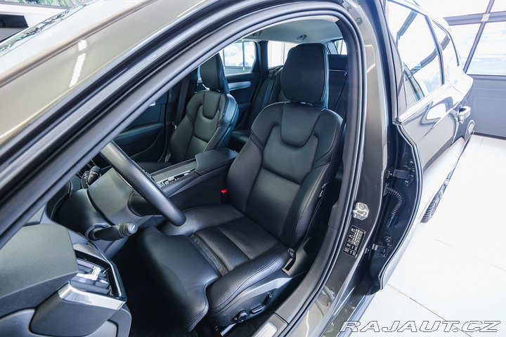 Volvo V90 B4 145kW AT Momentum Pro 2021