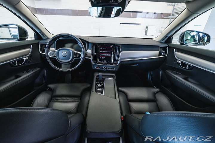 Volvo V90 B4 145kW AT Momentum Pro 2021