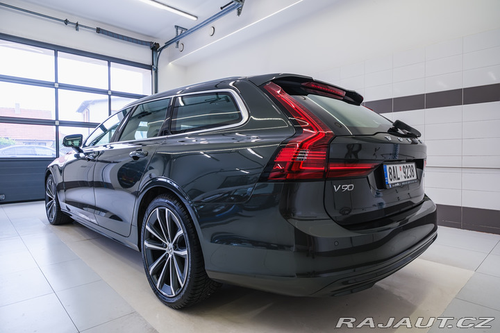 Volvo V90 B4 145kW AT Momentum Pro 2021