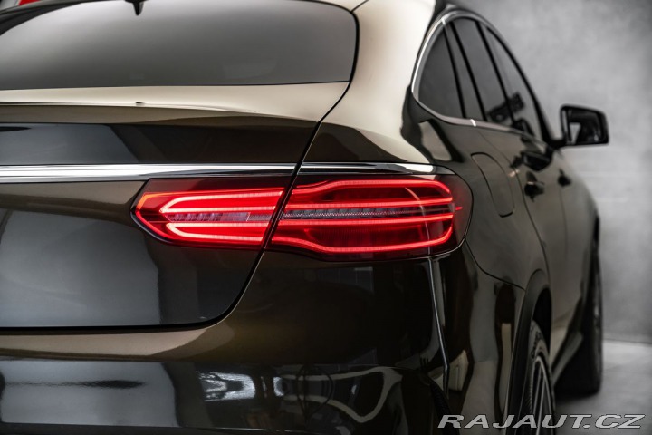 Mercedes-Benz GLE panorama, asistenty 2017