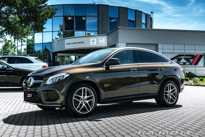 Mercedes-Benz GLE panorama, asistenty 2017