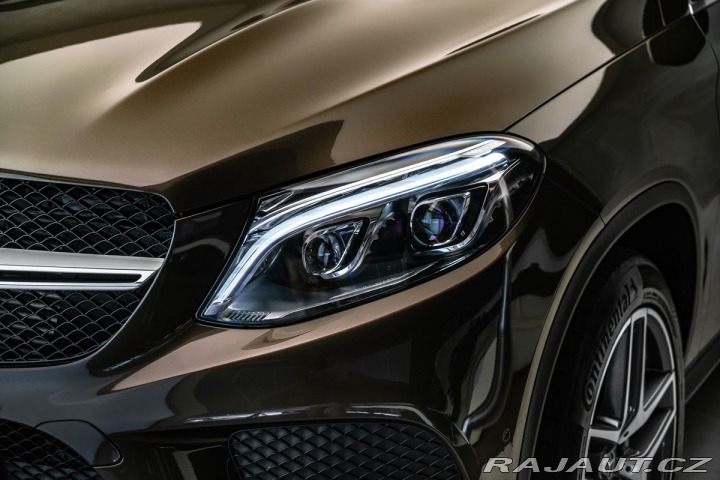 Mercedes-Benz GLE panorama, asistenty 2017