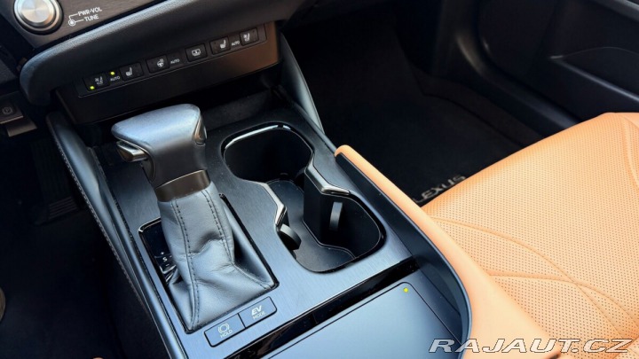Lexus Ostatní modely ES 300h 300H 2,5 HEV LUXURY 2024