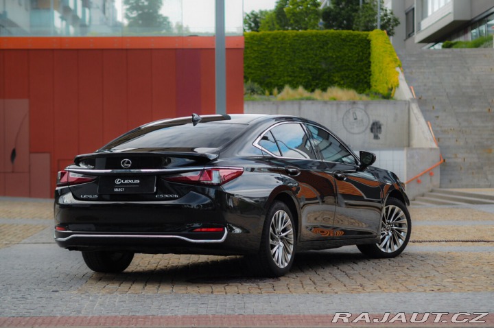 Lexus Ostatní modely ES 300h 300H 2,5 HEV LUXURY 2024