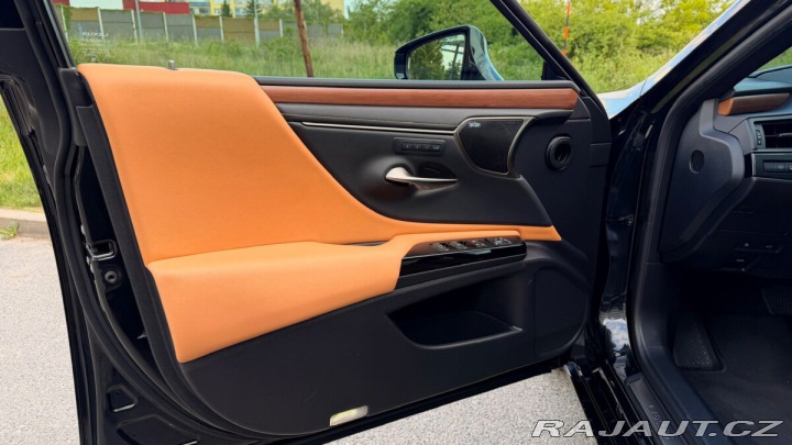 Lexus Ostatní modely ES 300h 300H 2,5 HEV LUXURY 2024