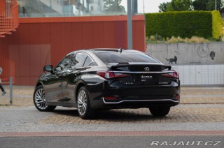 Lexus Ostatní modely ES 300h 300H 2,5 HEV LUXURY 2024
