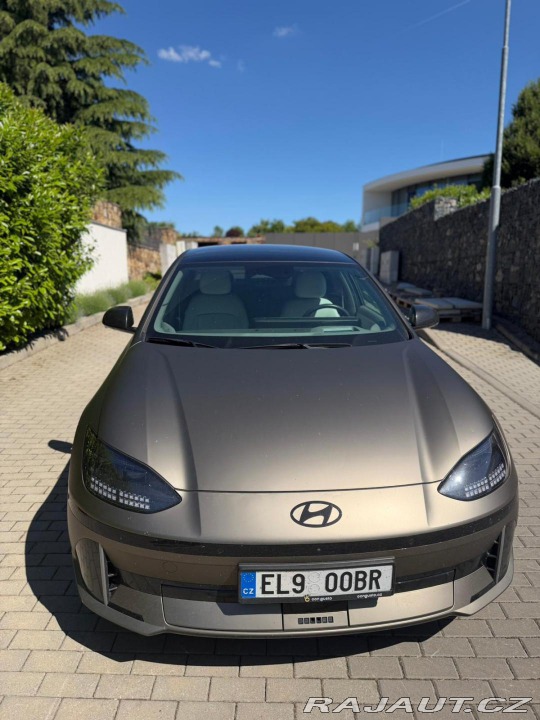 Hyundai Ioniq 6 ČR .MAJITEL 77kW BATERKA 2023