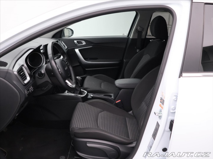 Kia Ceed 1,5 T-GDI 117kW TOP DPH C 2022
