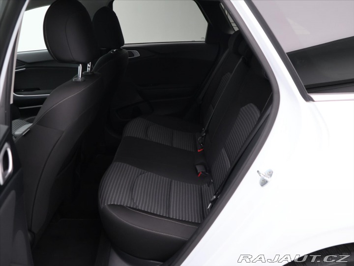Kia Ceed 1,5 T-GDI 117kW TOP DPH C 2022