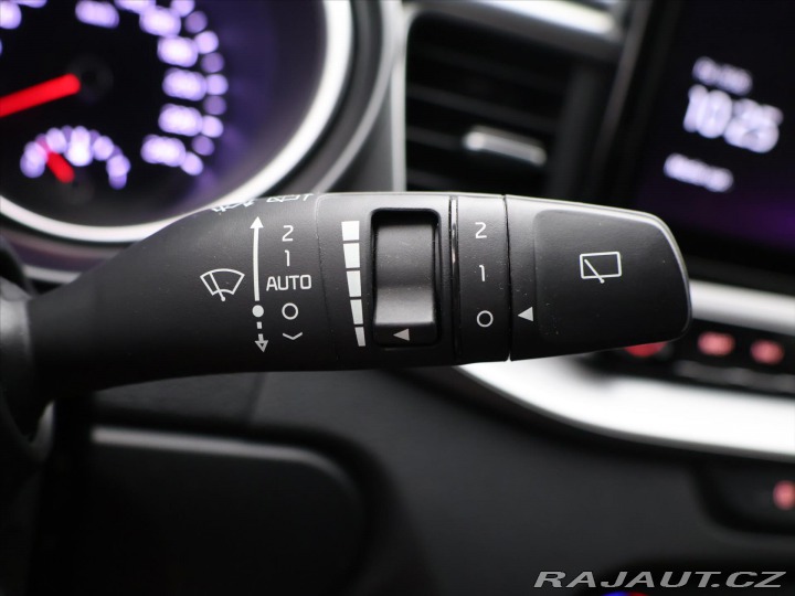 Kia Ceed 1,5 T-GDI 117kW TOP DPH C 2022