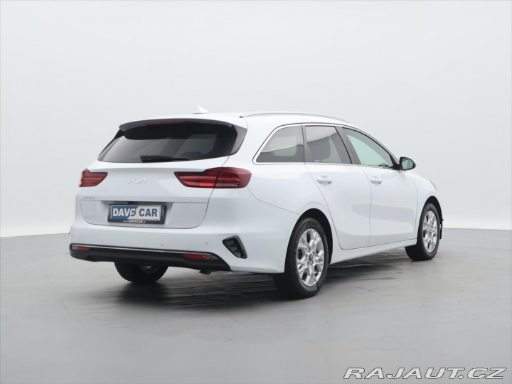 Kia Ceed 1,5 T-GDI 117kW TOP DPH C 2022