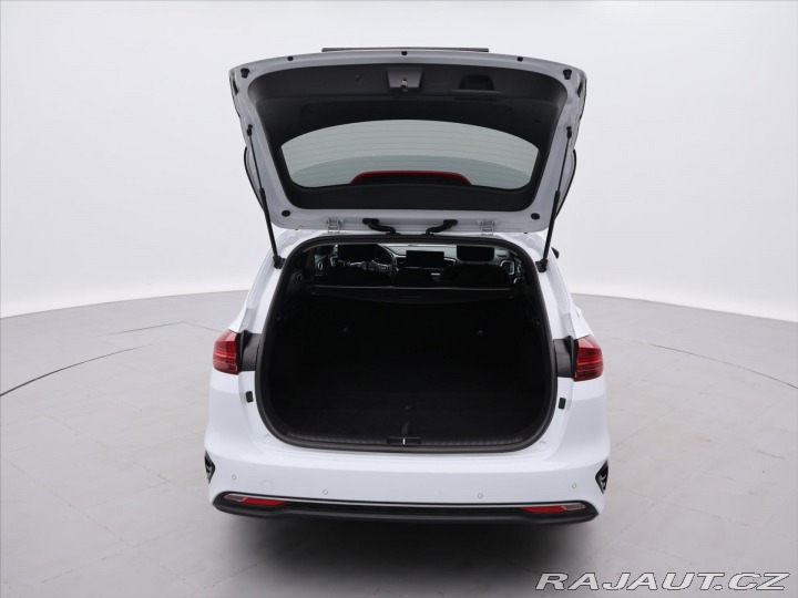 Kia Ceed 1,5 T-GDI 117kW TOP DPH C 2022