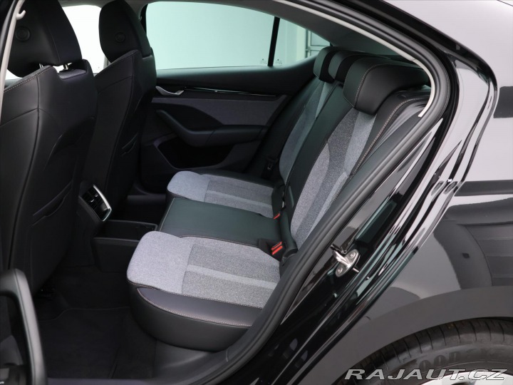 Škoda Octavia 2,0 TDI DSG Top Selection 2024