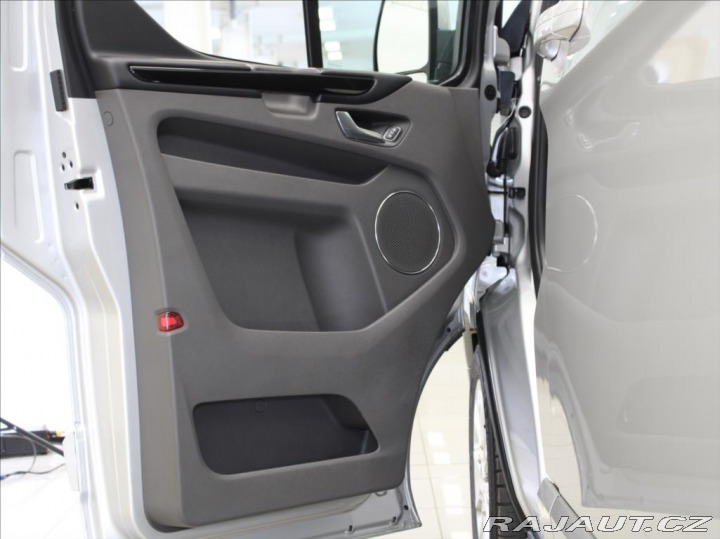 Ford Tourneo Custom 2,0 EBlue 136kW AT Titan. 2020