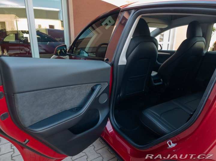 Tesla Model Y Long Range Dual Motor 378 2023