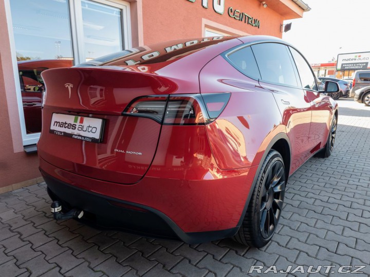 Tesla Model Y Long Range Dual Motor 378 2023