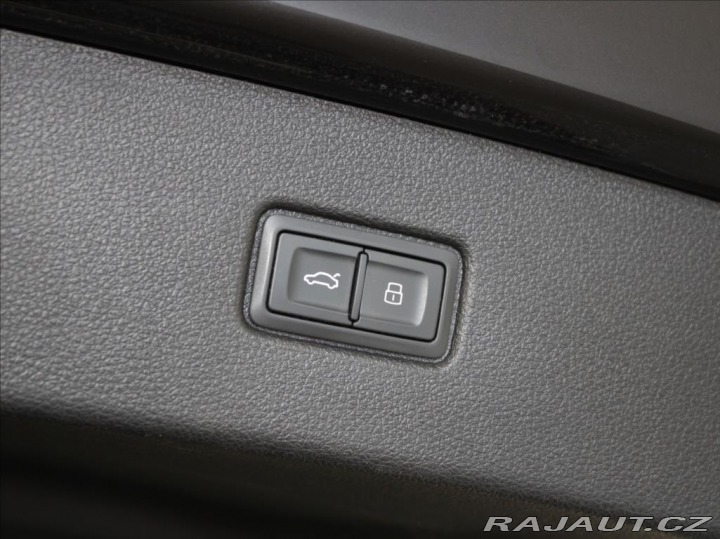 Audi Q7 3,0 TDi 200kW S-line 7-mí 2018