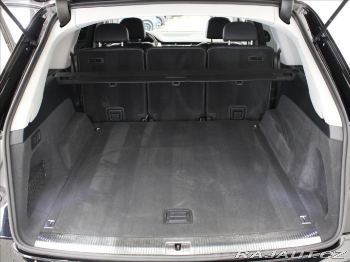 Audi Q7 3,0 TDi 200kW S-line MATR 2016