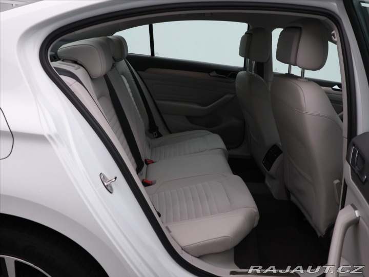 Volkswagen Passat 2.0 TDI 147kW DSG CZ Eleg 2021