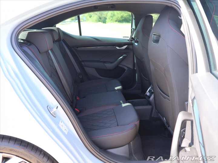 Škoda Octavia 2,0 TSI 195kW DSG RS DPH 2025