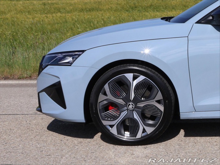 Škoda Octavia 2,0 TSI 195kW DSG RS DPH 2025
