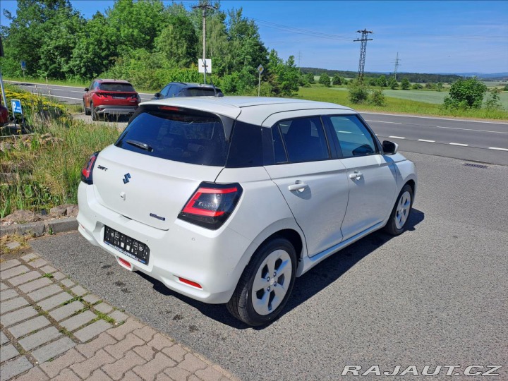 Suzuki Swift 1,2 PREMIUM HYBRID CVT MY 2026