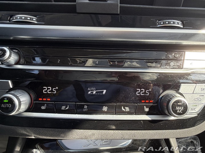 BMW X3 20d PANO HeadUp Tažné Kam 2021