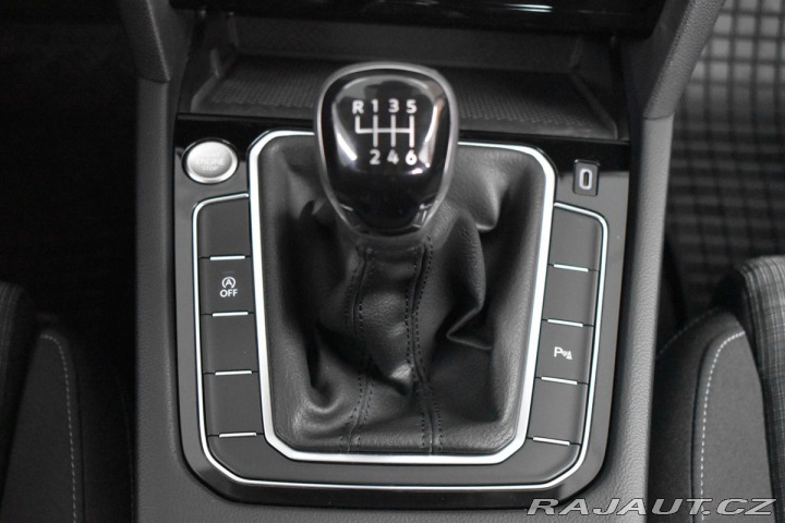 Volkswagen Passat 2.0 TDI *REZERVACE* 2021