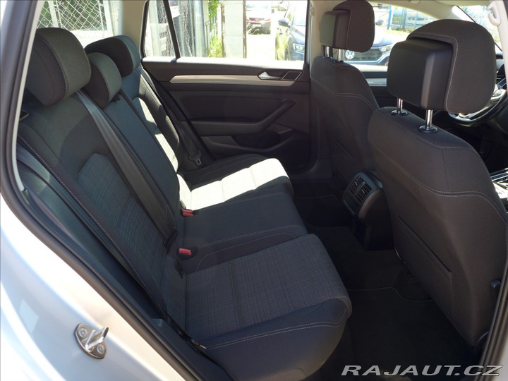 Volkswagen Passat 2,0 TDI FULL LED NAVI APP 2021