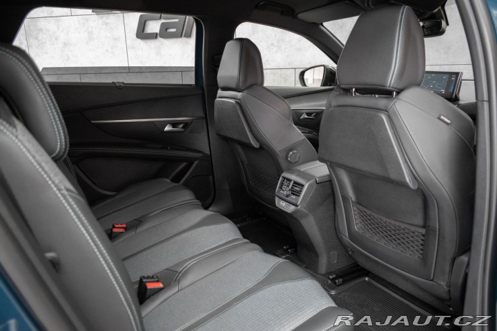 Peugeot 5008 1.5 HDI ALLURE*7MÍST*ZÁRU 2025