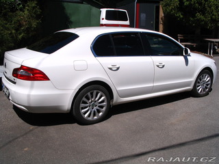 Škoda Superb sedan 2012