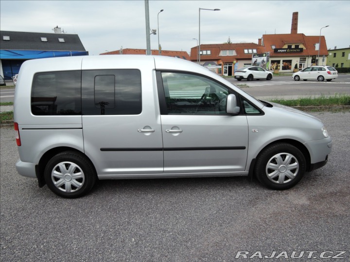 Volkswagen Caddy 1,9 TDi Long Servis 1.maj 2010