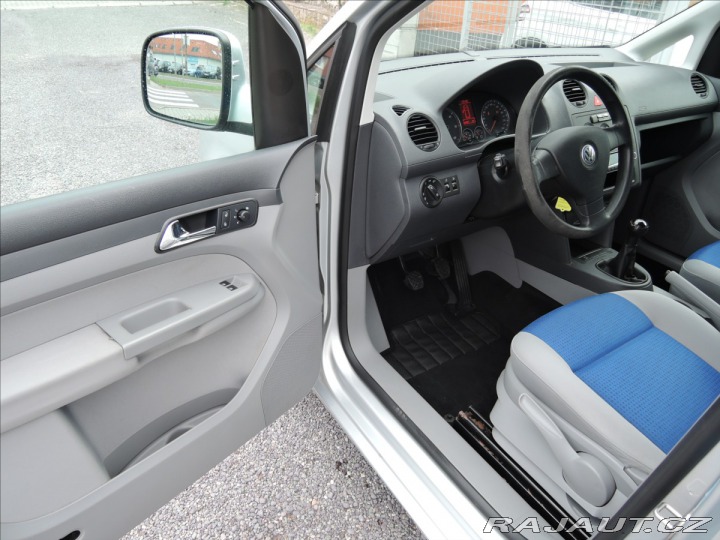 Volkswagen Caddy 1,9 TDi Long Servis 1.maj 2010