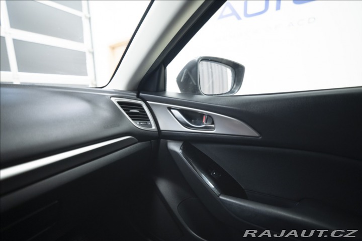 Mazda 3 2,0 SKYACTIV NAVI TAŽNÉ Č 2018