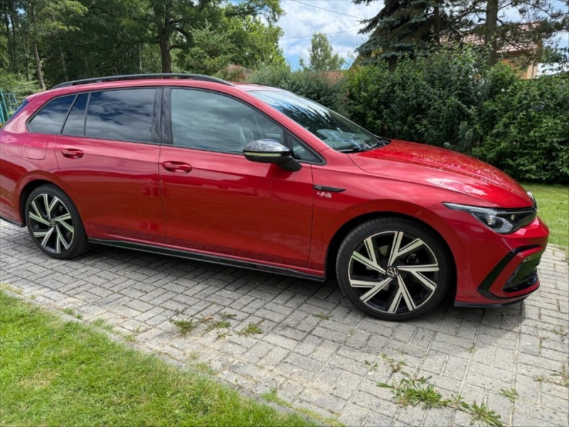 Volkswagen Golf Variant 8 R-line eTSI